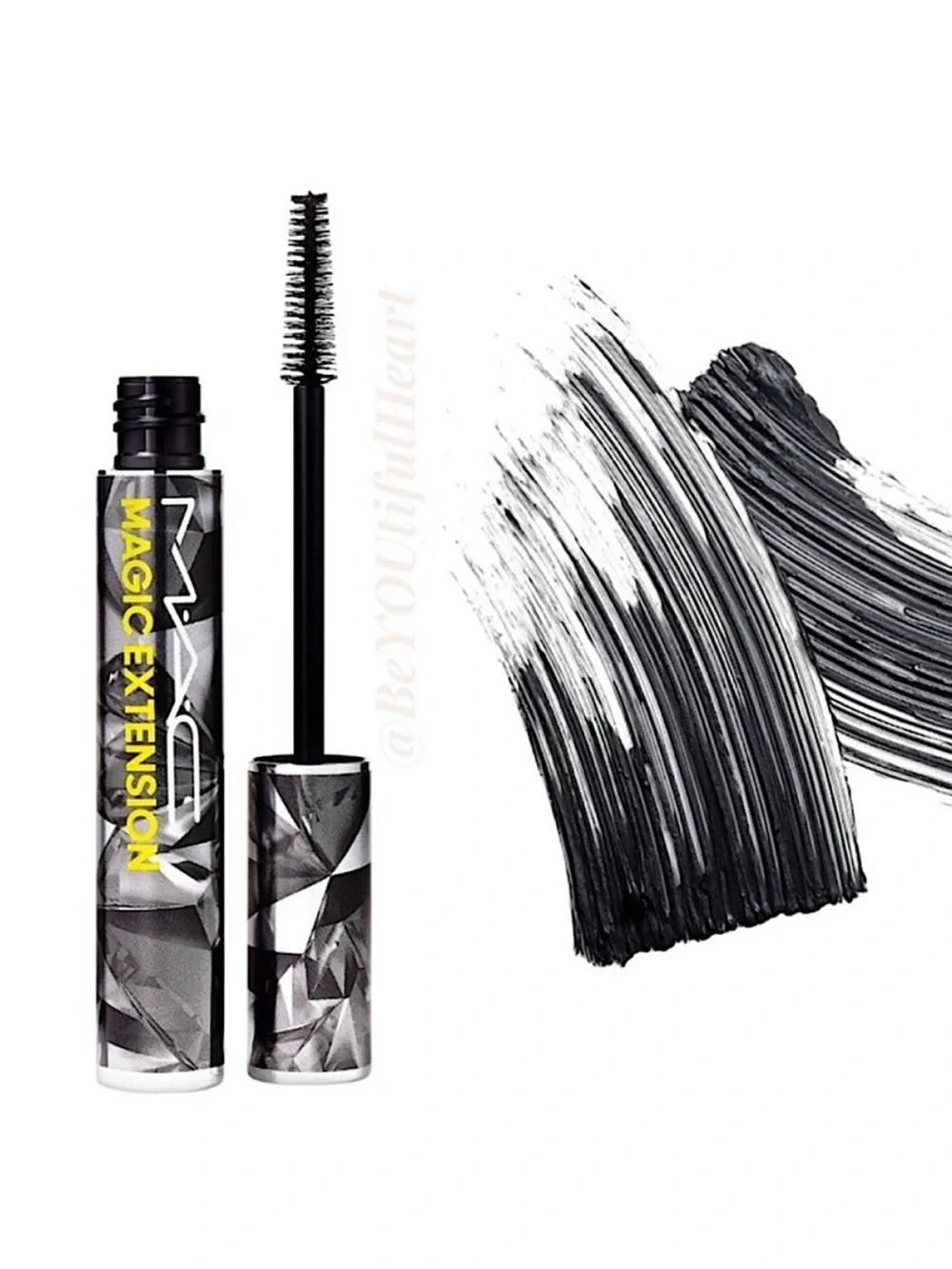 MAC Cosmetics Magic Extension 5mm Fibre Mascara in Extensive Black, 11 ml